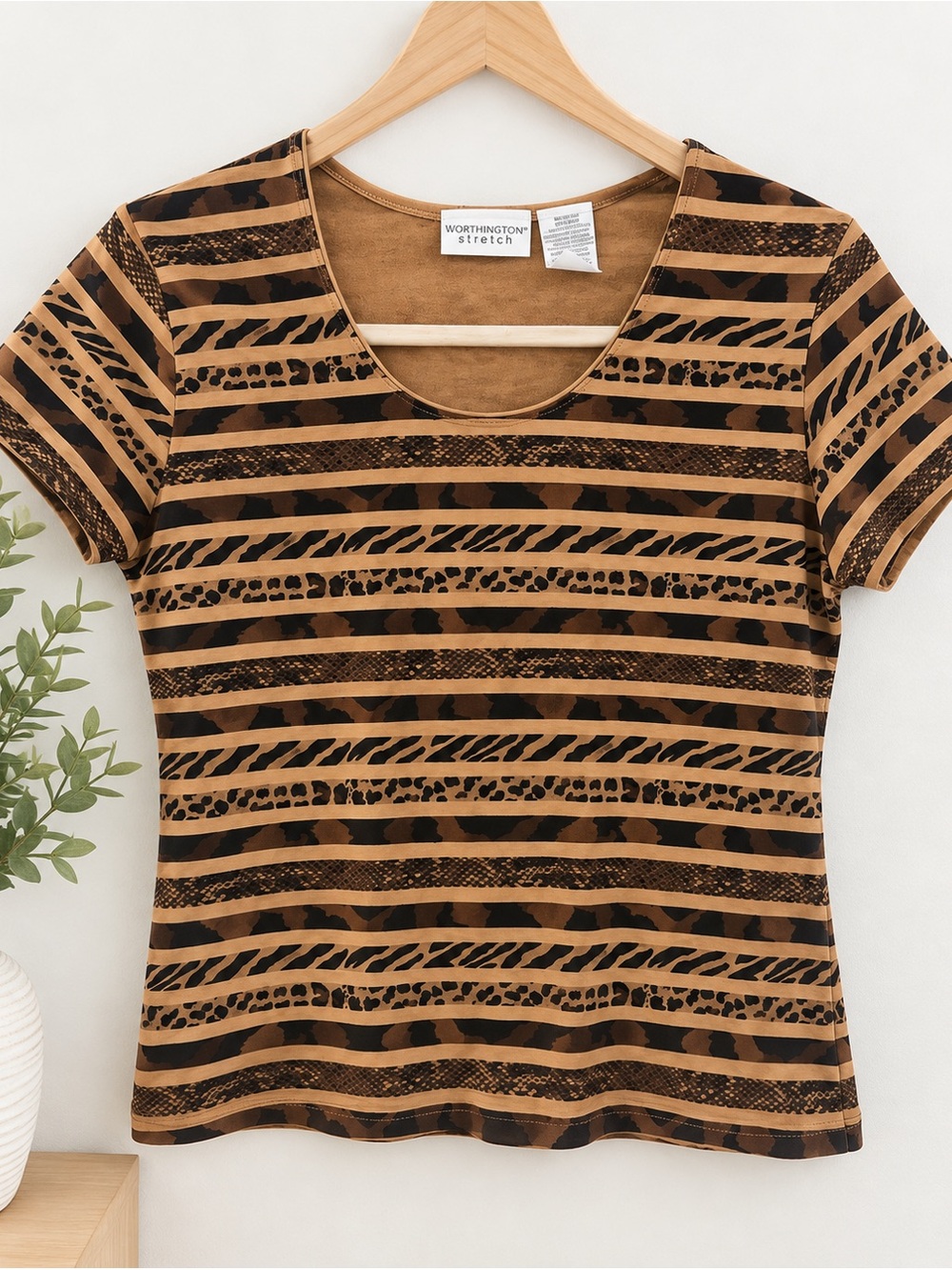 Vintage Worthington Brown and Black Animal-Print Short Sleeve stretch Tee a
